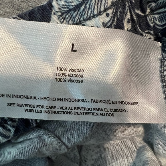 Jessica Simpson - Size: L - Blue and White Floral Print Pants - Picture 3 of 3